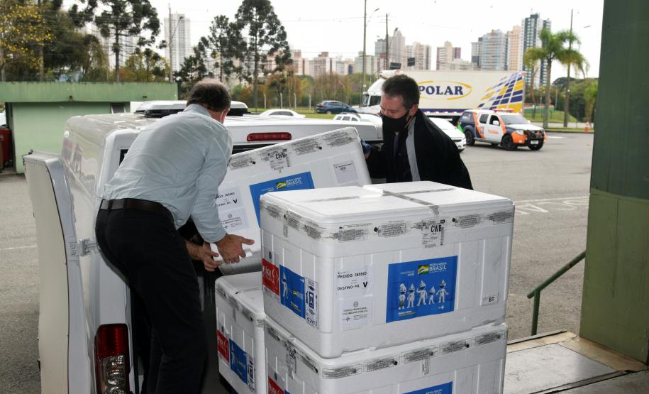 Paraná se prepara para iniciar vacinação de adolescentes e dose reforço contra a Covid-19