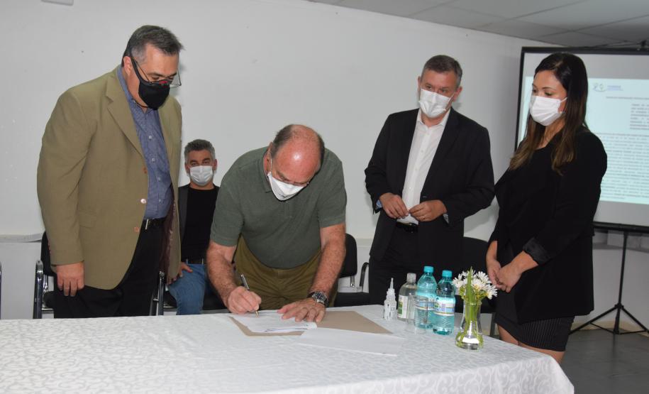 Saúde vai investir mais de R$ 2,3 milhões no Centro de Produção e Pesquisa de Imunobiológicos do Paraná