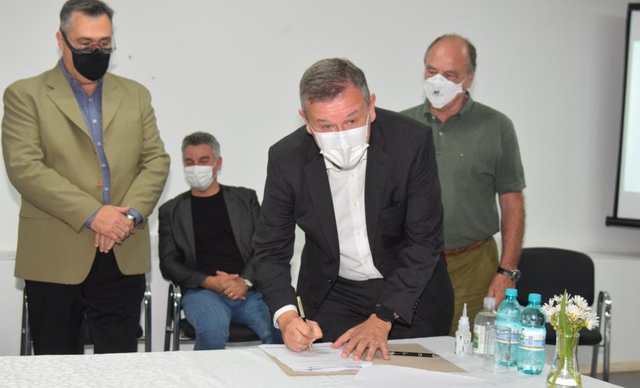 Saúde vai investir mais de R$ 2,3 milhões no Centro de Produção e Pesquisa de Imunobiológicos do Paraná