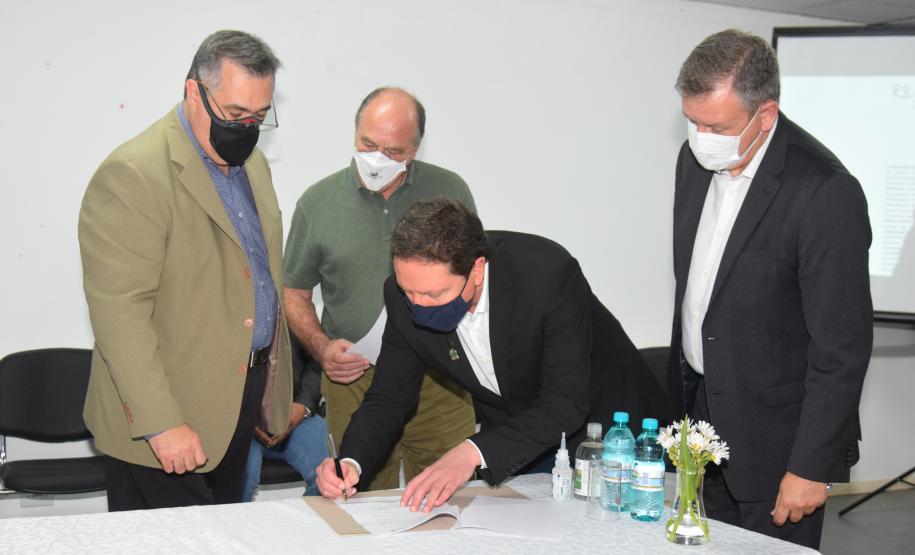 Saúde vai investir mais de R$ 2,3 milhões no Centro de Produção e Pesquisa de Imunobiológicos do Paraná