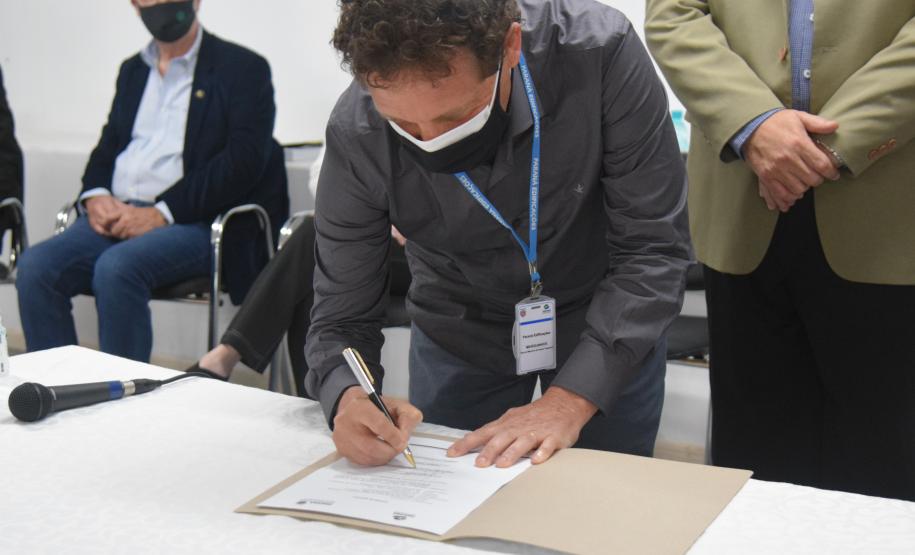 Saúde vai investir mais de R$ 2,3 milhões no Centro de Produção e Pesquisa de Imunobiológicos do Paraná