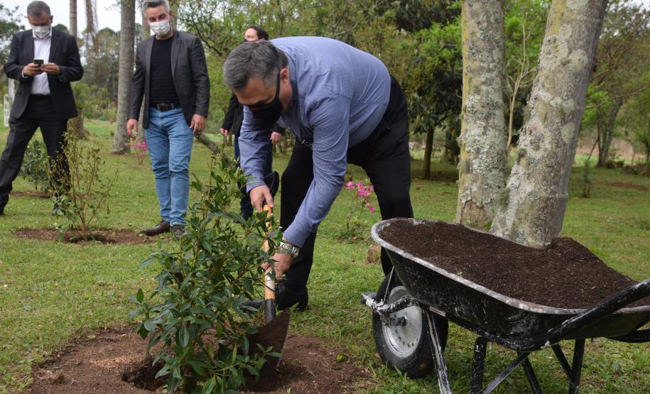 Saúde vai investir mais de R$ 2,3 milhões no Centro de Produção e Pesquisa de Imunobiológicos do Paraná