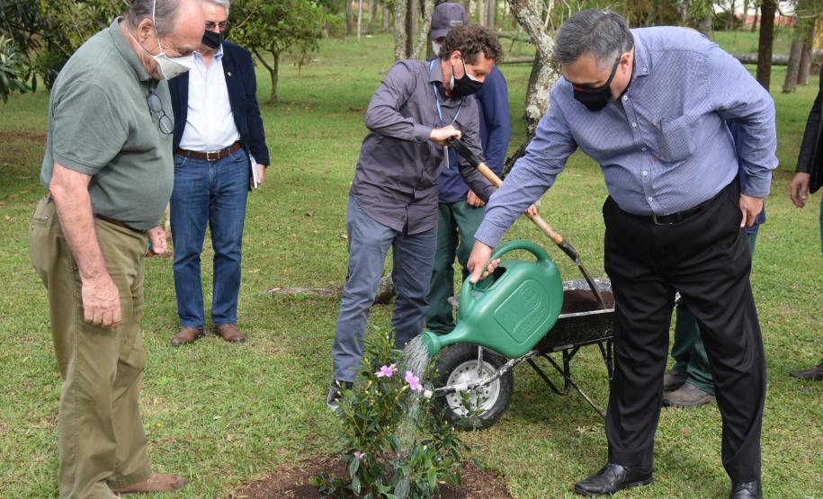 Saúde vai investir mais de R$ 2,3 milhões no Centro de Produção e Pesquisa de Imunobiológicos do Paraná
