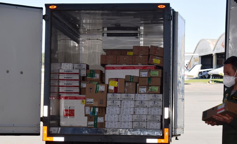 Saúde inicia distribuição de mais 376 mil vacinas contra a Covid-19 e medicamentos de intubação