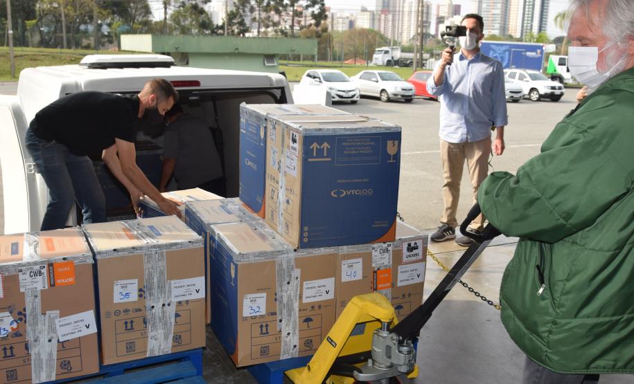 Paraná recebe mais 303 mil vacinas contra a Covid-19 para primeira dose