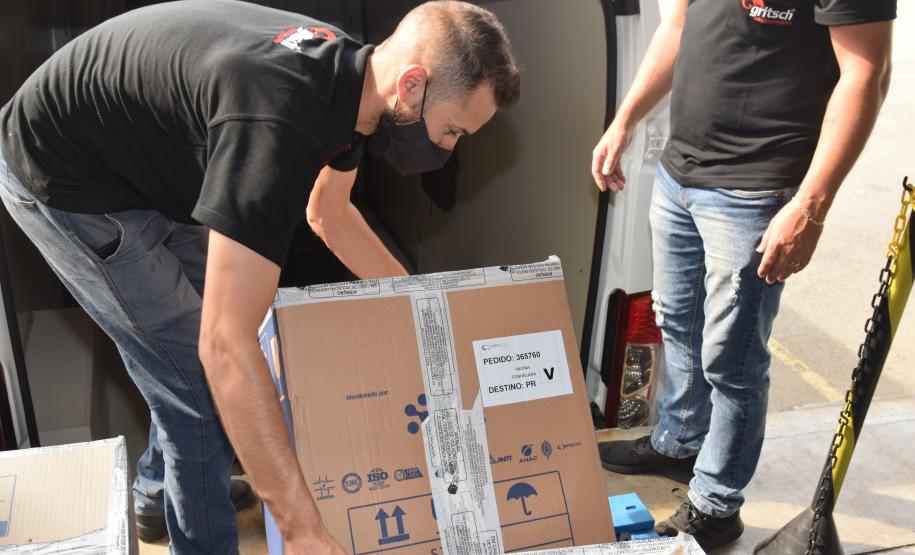 Paraná recebe mais 303 mil vacinas contra a Covid-19 para primeira dose