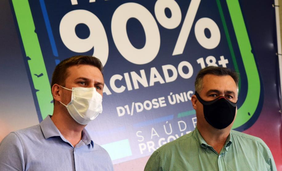 Paraná recebe mais 303 mil vacinas contra a Covid-19 para primeira dose