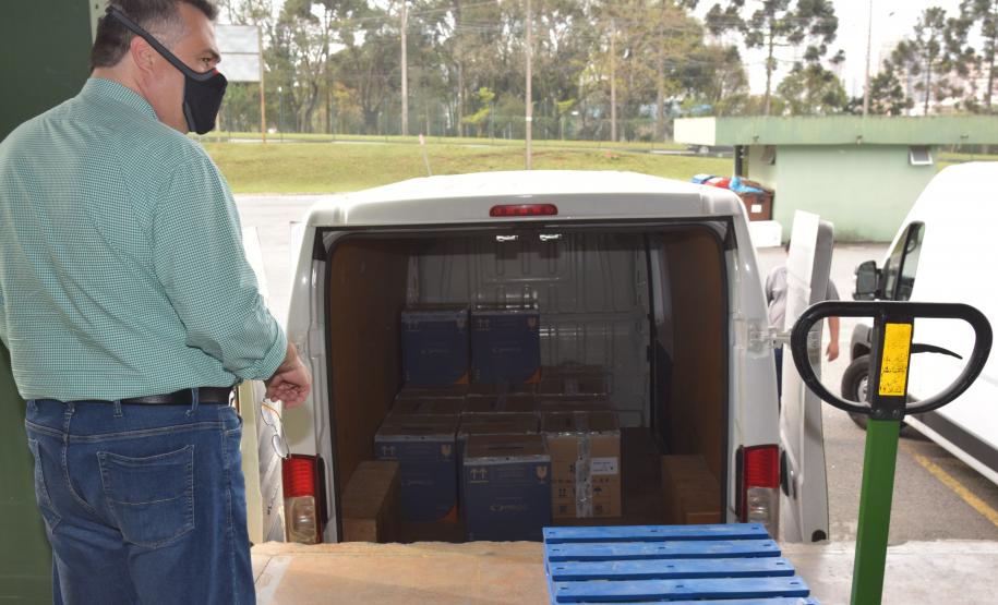 Paraná recebe mais 303 mil vacinas contra a Covid-19 para primeira dose