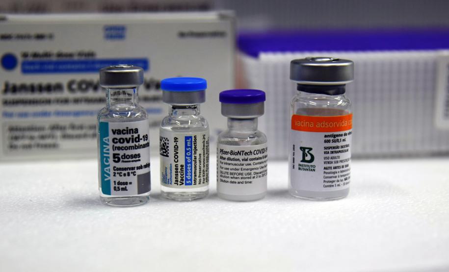 8 milhões de paranaenses iniciaram a imunização contra a Covid-19; mais de 91,8% da população adulta