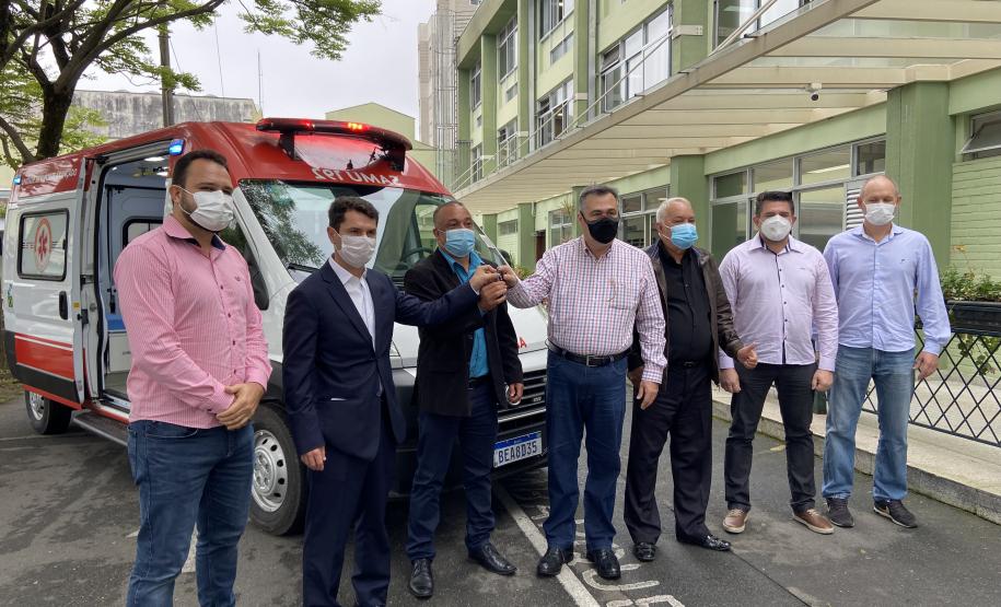 Governo do Estado entrega primeira ambulância habilitada para o Samu de Adrianópolis