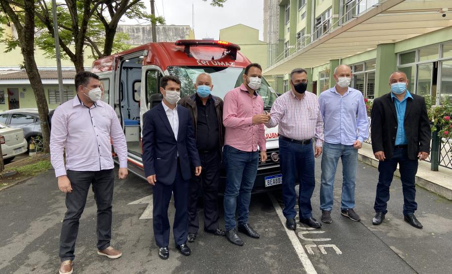 Governo do Estado entrega primeira ambulância habilitada para o Samu de Adrianópolis