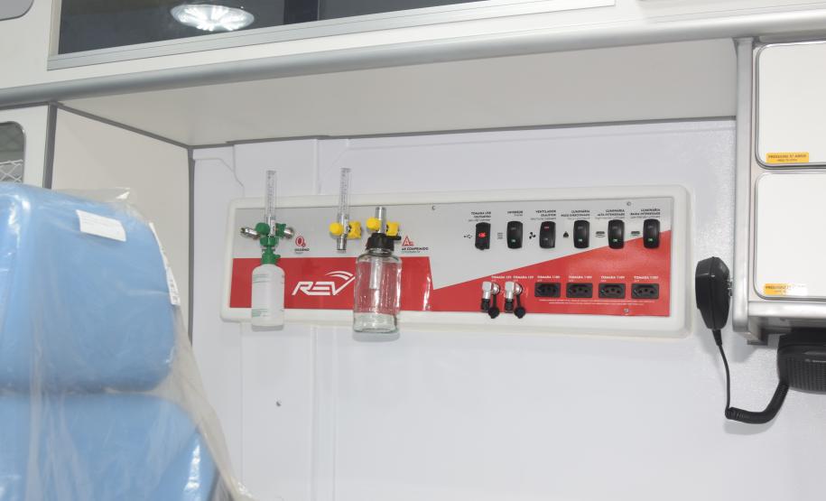 Governo do Estado entrega primeira ambulância habilitada para o Samu de Adrianópolis