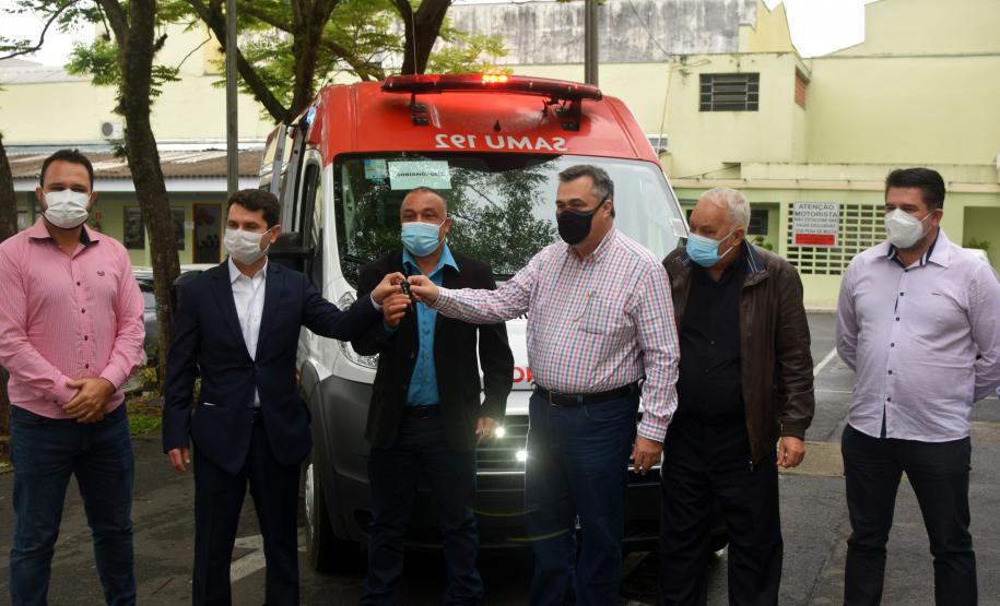 Governo do Estado entrega primeira ambulância habilitada para o Samu de Adrianópolis