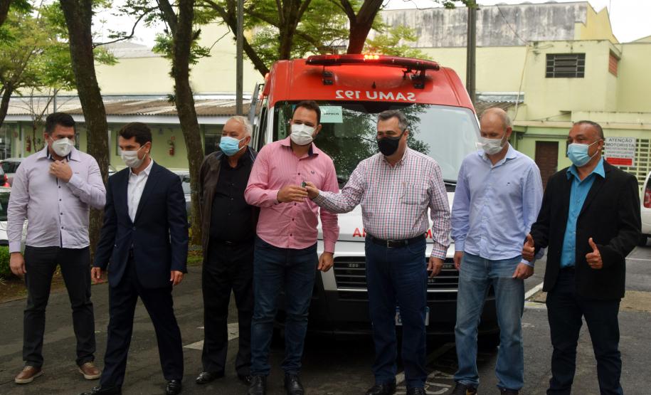 Governo do Estado entrega primeira ambulância habilitada para o Samu de Adrianópolis