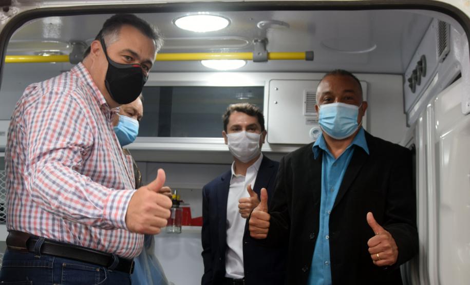 Governo do Estado entrega primeira ambulância habilitada para o Samu de Adrianópolis