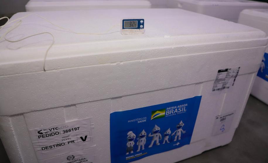 Imunizantes que chegaram nesta quinta ao Paraná serão usados para completar esquema vacinal