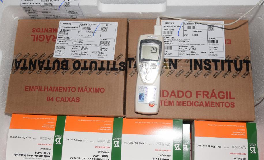 Paraná recebe mais 363 doses da vacina contra a Covid-19 neste sábado (18)