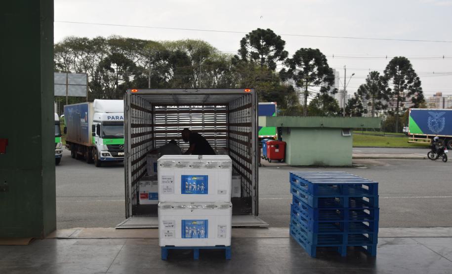 Paraná recebe mais 363 doses da vacina contra a Covid-19 neste sábado (18)