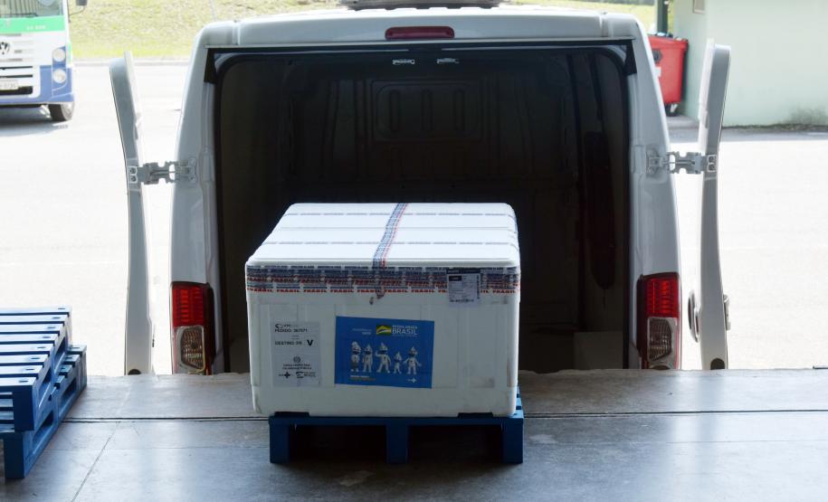 Estado recebe mais vacinas e anuncia início da aplicação da dose de reforço