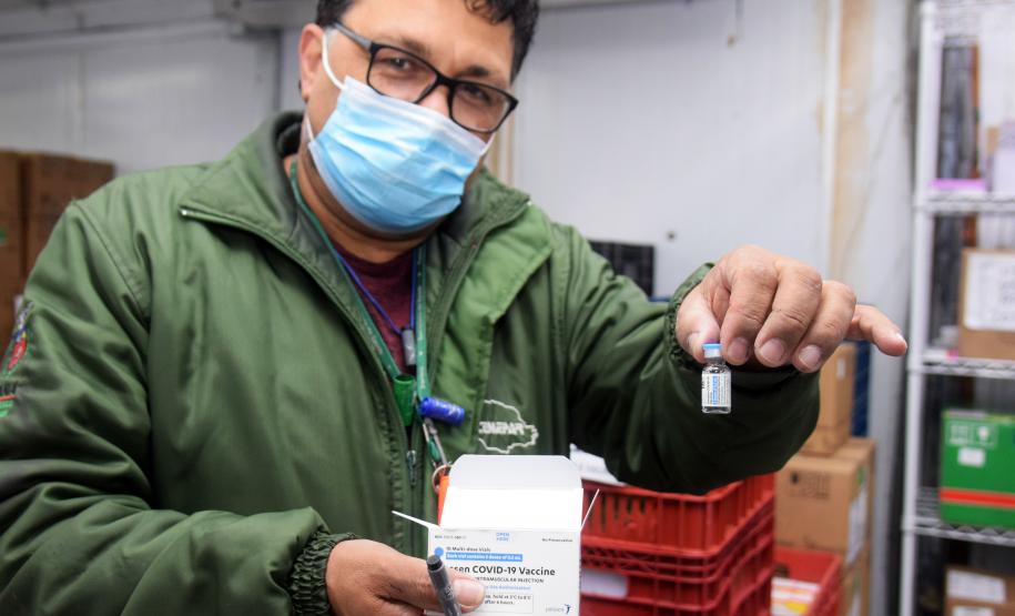 Estado recebe mais vacinas e anuncia início da aplicação da dose de reforço