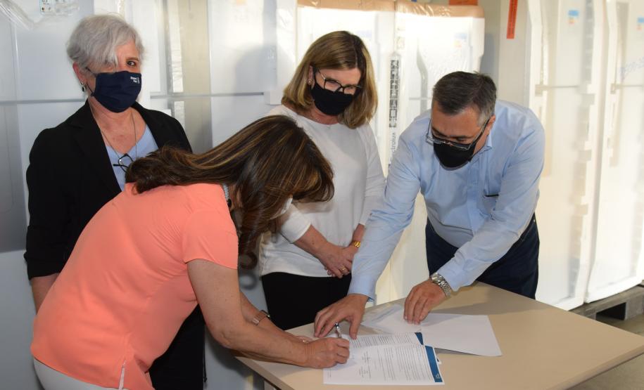 Paraná recebe 20 geladeiras e quatro câmaras frias do movimento Unidos pela Vacina