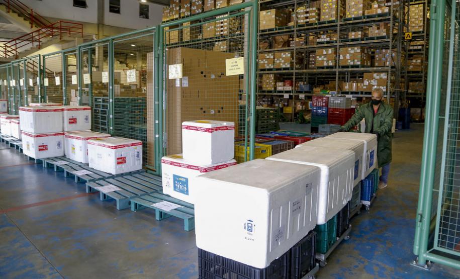 Saúde distribui mais de meio milhão de vacinas contra a Covid-19; quase 100 mil são para adolescentes