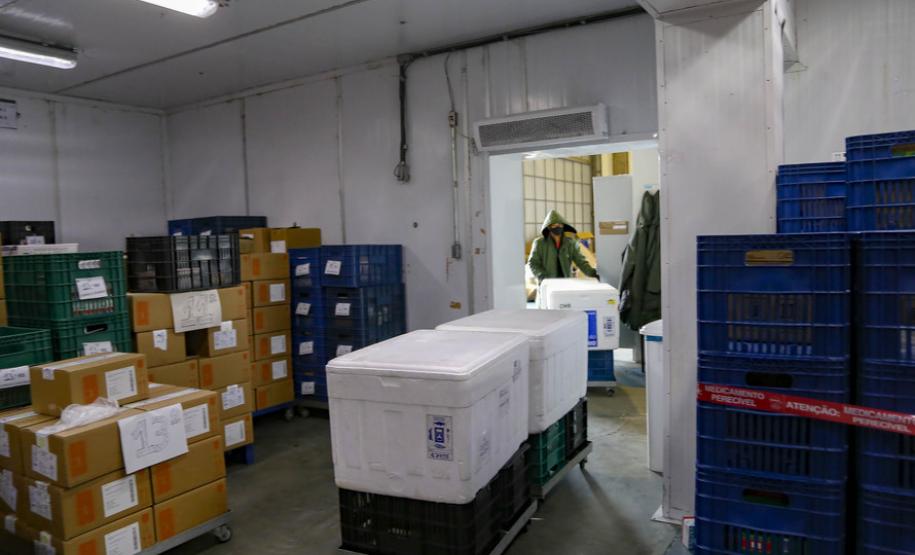 Saúde distribui mais de meio milhão de vacinas contra a Covid-19; quase 100 mil são para adolescentes