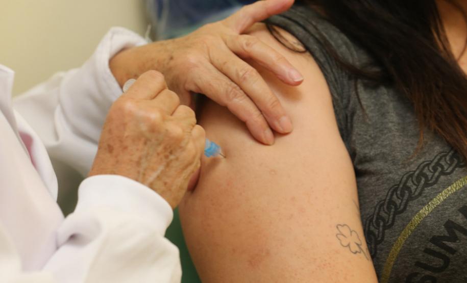 5 milhões de paranaenses estão completamente imunizados contra a Covid-19