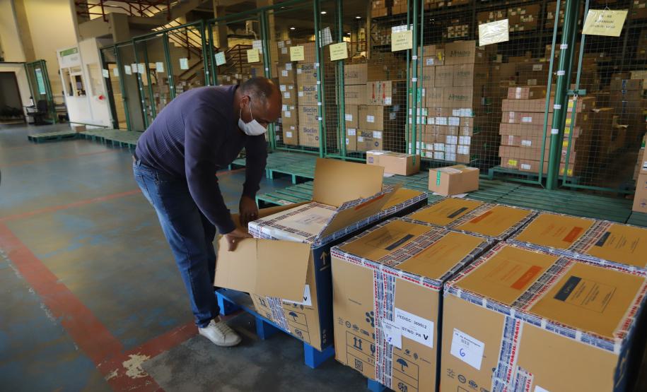 Mais 554,5 mil doses de vacinas contra a Covid chegam ao Paraná nesta sexta