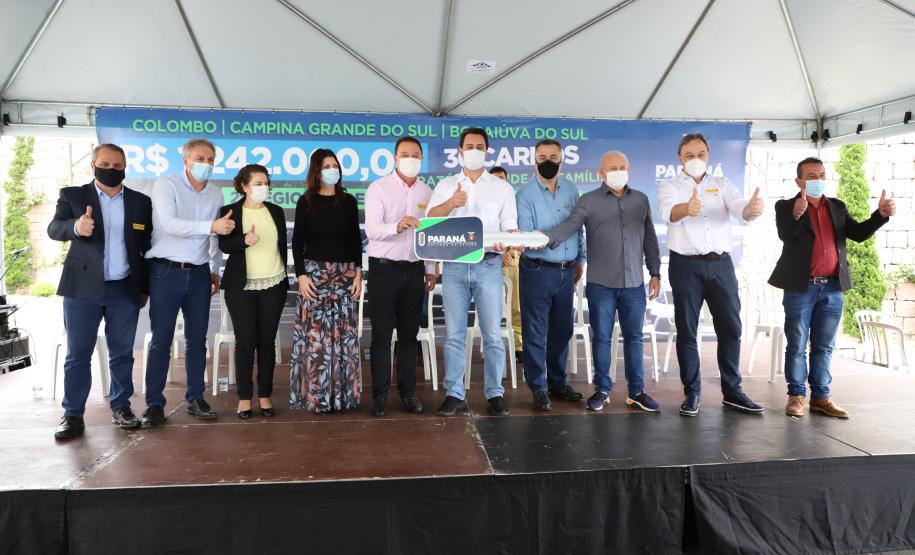 Governador entrega 36 carros da Saúde para Colombo, Bocaiúva do Sul e Campina Grande do Sul