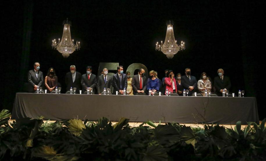 No Jubileu de Ouro da UEL e do HU, governador destaca relevância das instituições para o Paraná