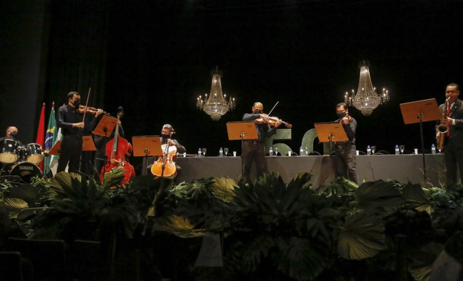 No Jubileu de Ouro da UEL e do HU, governador destaca relevância das instituições para o Paraná