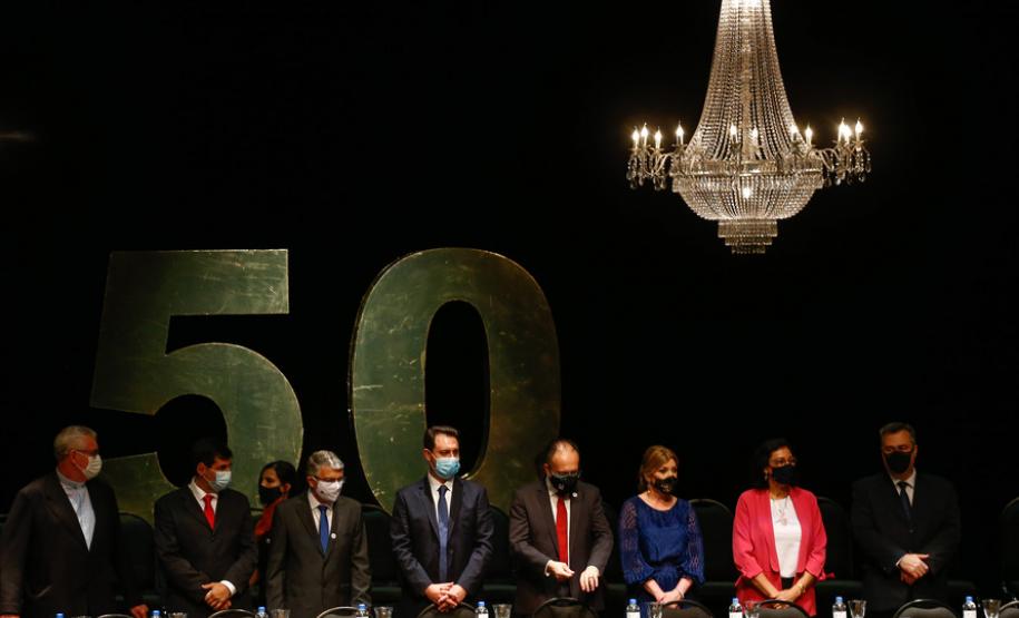 No Jubileu de Ouro da UEL e do HU, governador destaca relevância das instituições para o Paraná