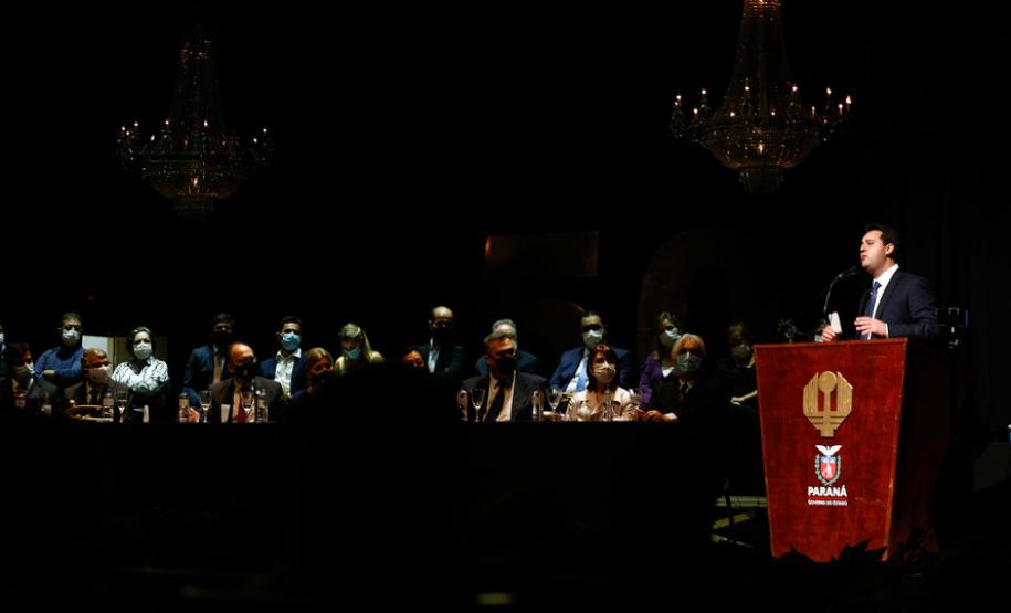 No Jubileu de Ouro da UEL e do HU, governador destaca relevância das instituições para o Paraná