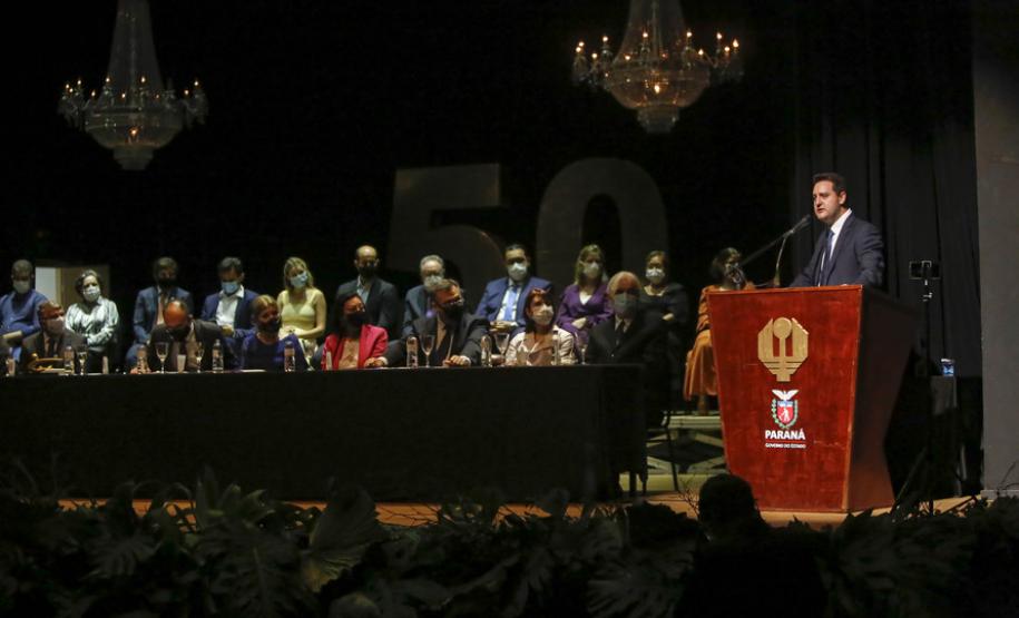 No Jubileu de Ouro da UEL e do HU, governador destaca relevância das instituições para o Paraná