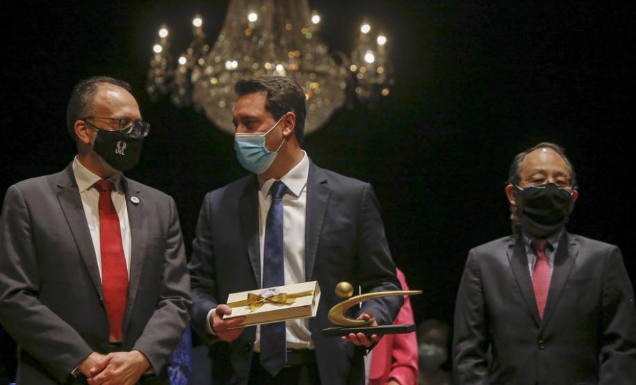 No Jubileu de Ouro da UEL e do HU, governador destaca relevância das instituições para o Paraná