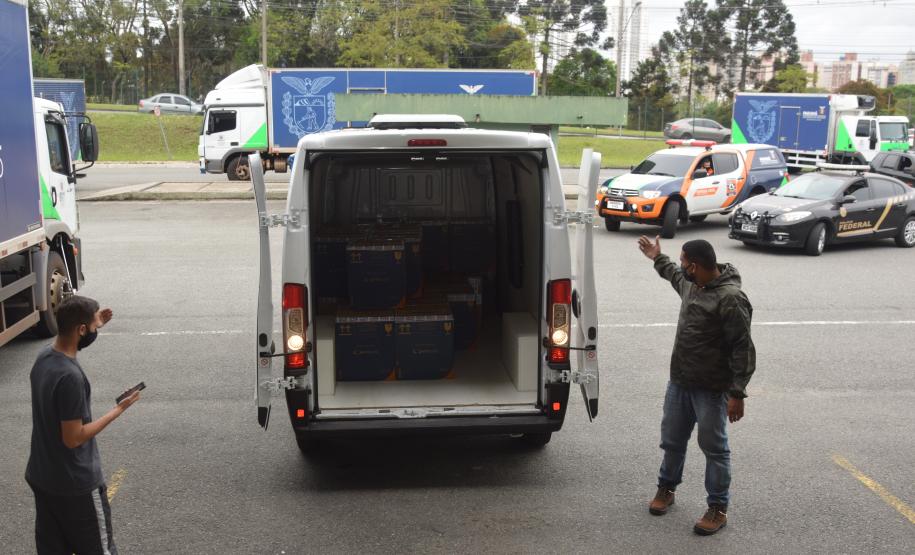 Mais de 176 mil vacinas contra a Covid-19 chegam ao Estado neste sábado