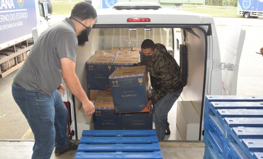 Mais de 176 mil vacinas contra a Covid-19 chegam ao Estado neste sábado
