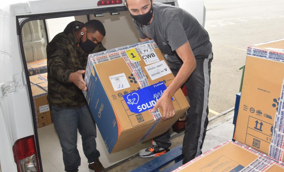 Mais de 176 mil vacinas contra a Covid-19 chegam ao Estado neste sábado