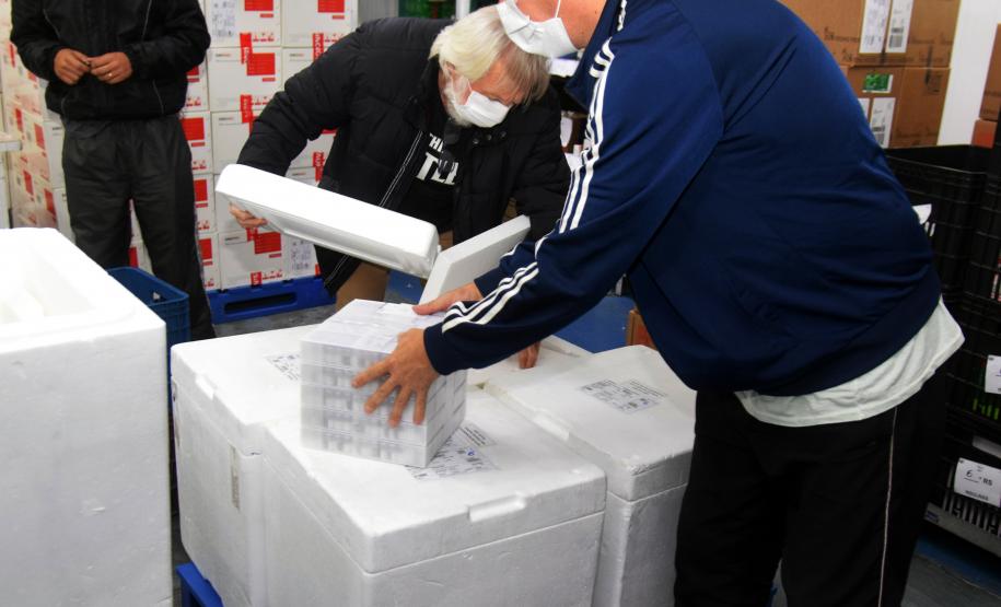 Mais de 176 mil vacinas contra a Covid-19 chegam ao Estado neste sábado