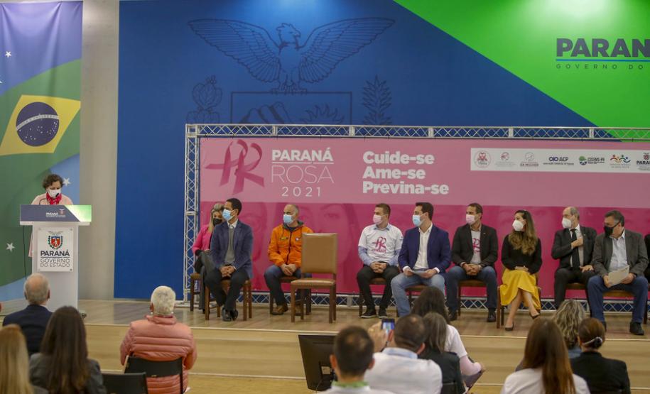Campanha Paraná Rosa une Estado e municípios para reforçar prevenção ao câncer de mama e colo de útero