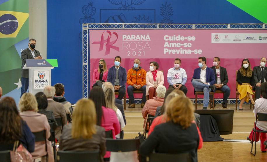 Campanha Paraná Rosa une Estado e municípios para reforçar prevenção ao câncer de mama e colo de útero