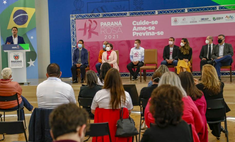 Campanha Paraná Rosa une Estado e municípios para reforçar prevenção ao câncer de mama e colo de útero