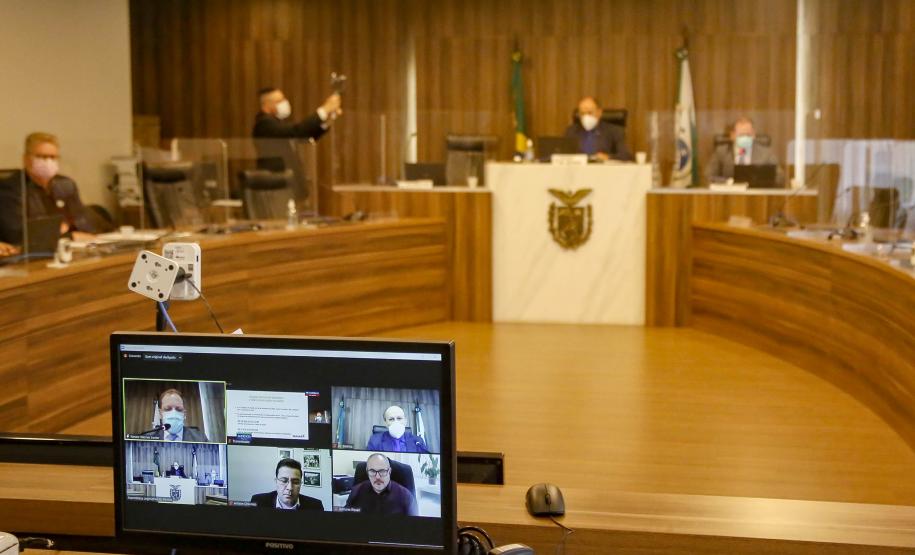 Saúde faz prestação de contas ao Legislativo com destaque para vacinação e investimentos no combate à pandemia