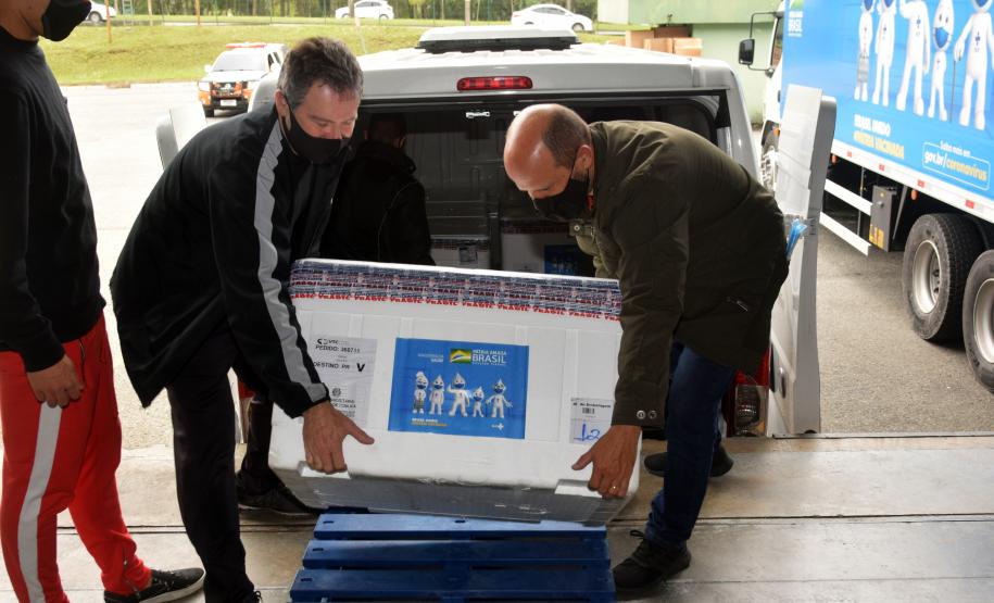 Estado recebe mais de 344 mil vacinas contra a Covid-19 nesta terça