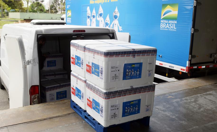 Estado recebe mais de 344 mil vacinas contra a Covid-19 nesta terça