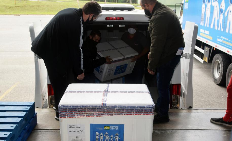 Estado recebe mais de 344 mil vacinas contra a Covid-19 nesta terça