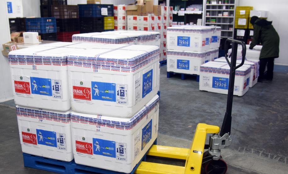 Estado recebe mais de 344 mil vacinas contra a Covid-19 nesta terça