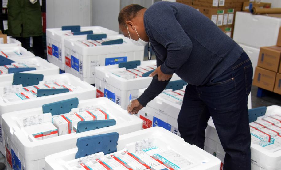 Estado recebe mais de 344 mil vacinas contra a Covid-19 nesta terça