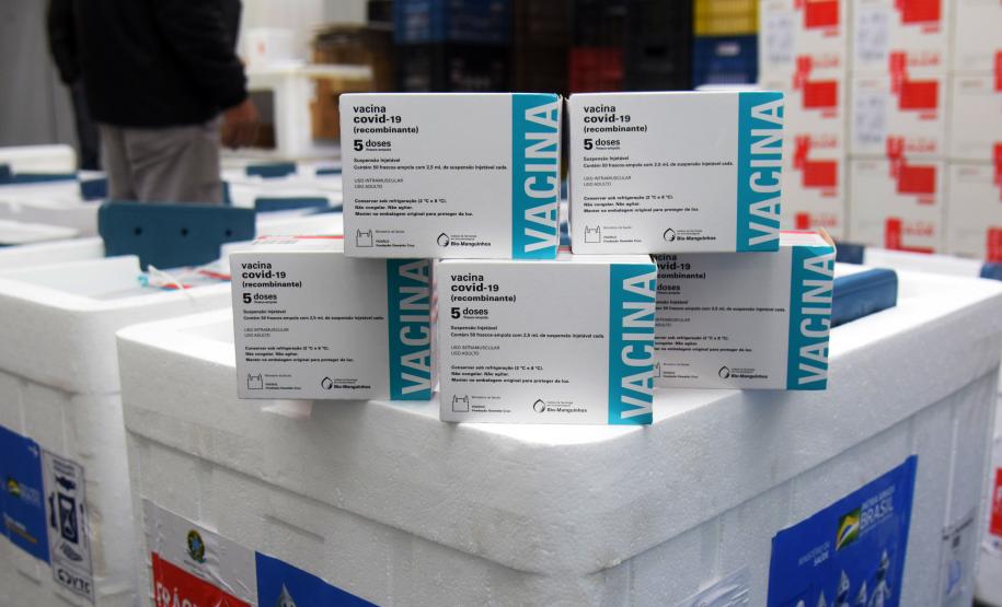 Estado recebe mais de 344 mil vacinas contra a Covid-19 nesta terça